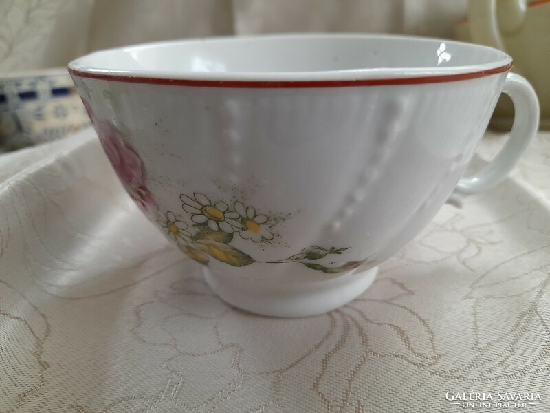 Thick-walled teacup
