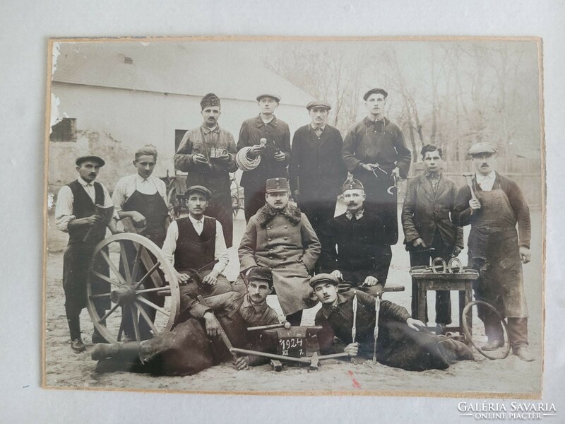 Old group photo 1924 master blacksmiths horseshoe blacksmiths soldier photo