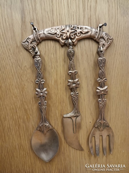 Dish cutlery