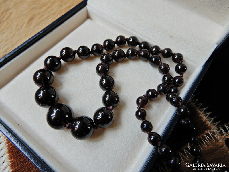 Real garnet string of pearls with silver clasp