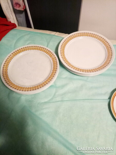 6 Great Plains large flat plates with terracotta pattern for sale 12000 Óbuda personal collection at my residence