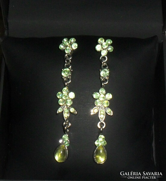 Antique Italian pale green stone stud earrings. 7 cm long.