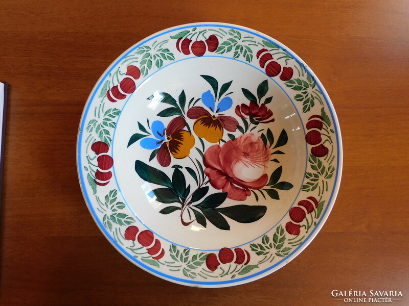 Bélapátfalvi tányér cseresznyés bordűrrel (Puizsinszky J. és Fia) (1909-1920 közötti)