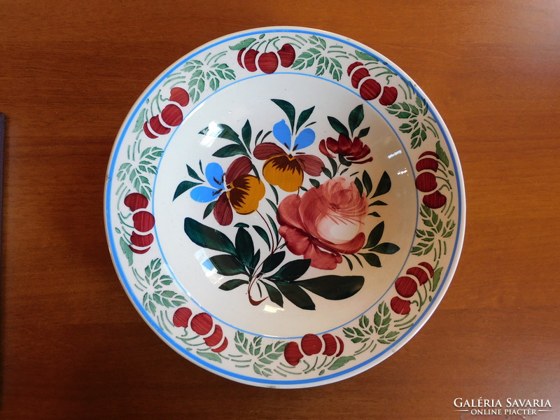 Bélapátfalvi tányér cseresznyés bordűrrel (Puizsinszky J. és Fia) (1909-1920 közötti)