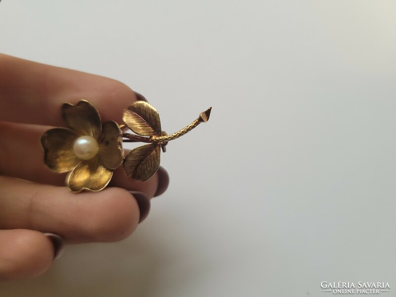 Antique 14k gold rose or flower brooch with real pearl in the middle, beautifully crafted!!!