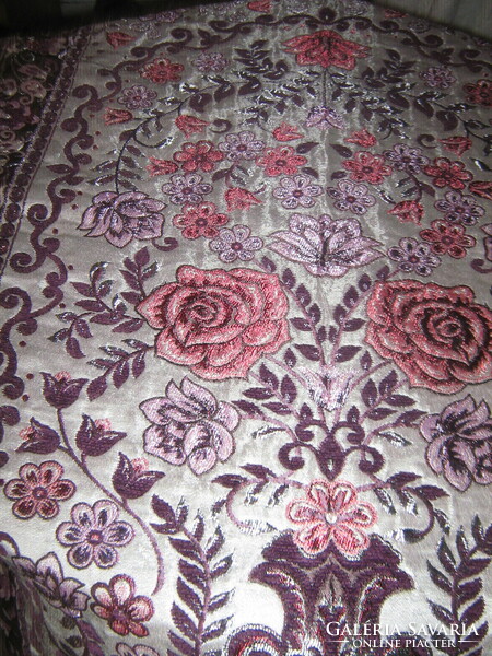 Beautiful vintage mock wallpaper / carpet