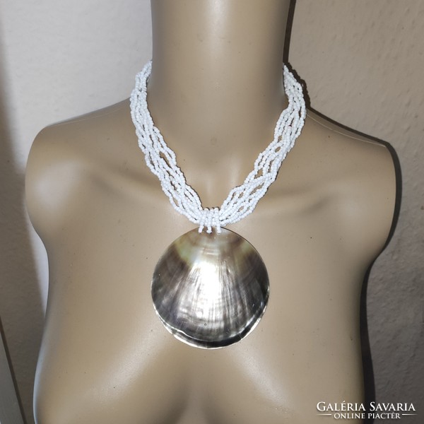 Huge shell necklace 43cm