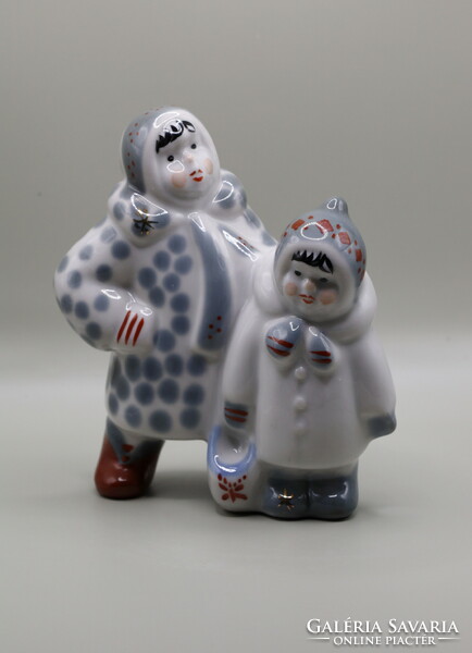 Séta, orosz téli porcelán figurák Polonne
