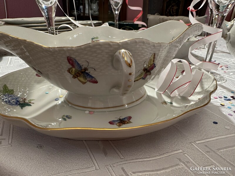 Victorian tableware from Herend