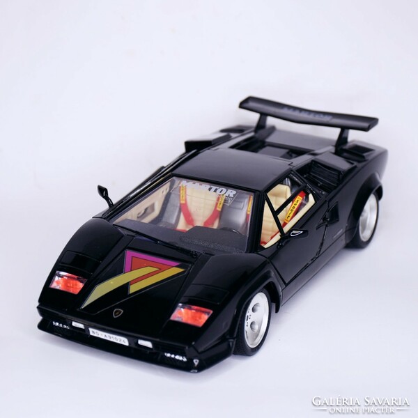 Bburago lamborghini countach 1988 (limited) 179/1000