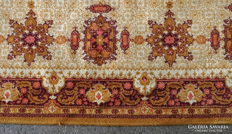 1L003 yellow machine medium carpet with five medallions 200 x 290 cm