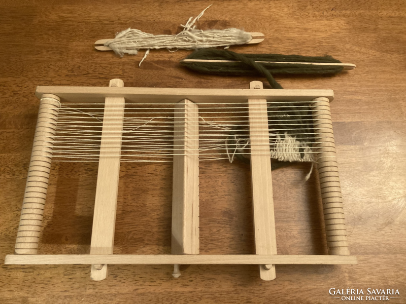 Children's loom/loom