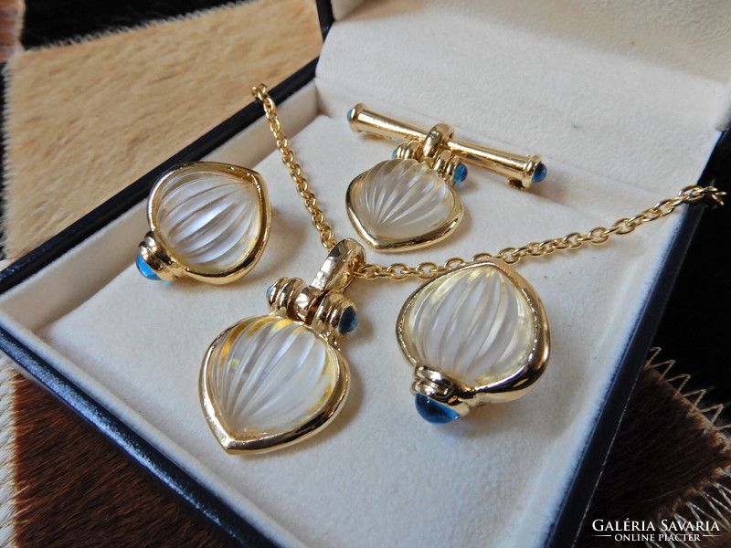 Old, art deco style gilded jewelry set with glass inlay