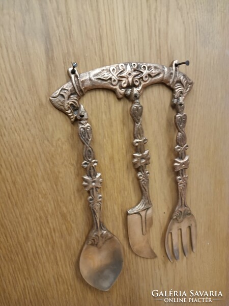 Dish cutlery