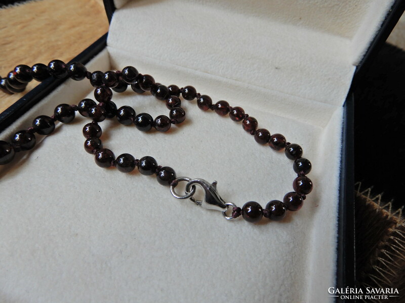 Real garnet string of pearls with silver clasp