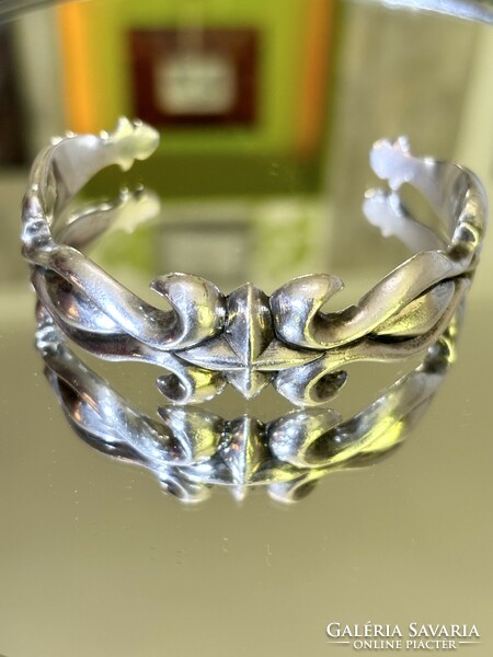 Stunning solid silver bracelet