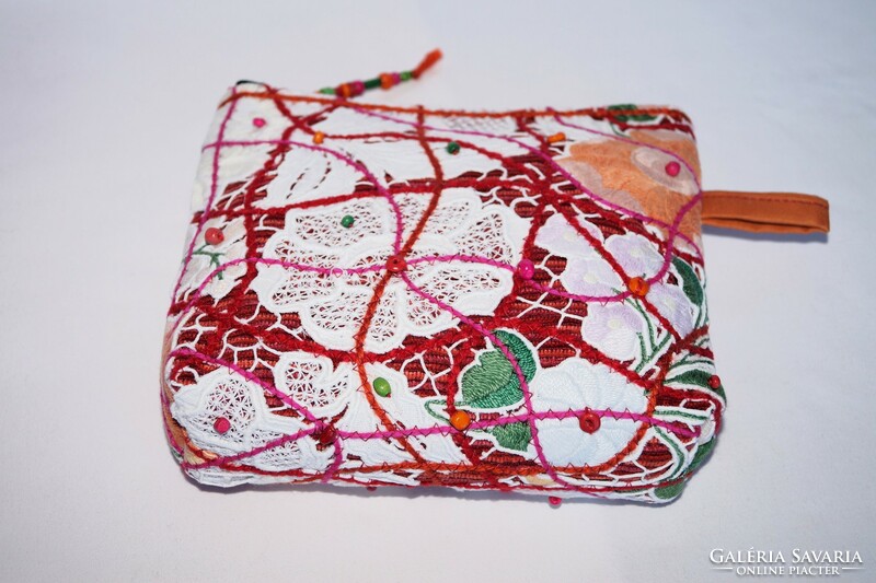 Colorful, hand-embroidered toiletry bag, rosetl Kalocsa floral, red, white, cosmetic bag, holder