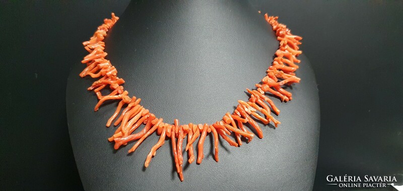 Red Sicilian noble coral necklace. With certification.