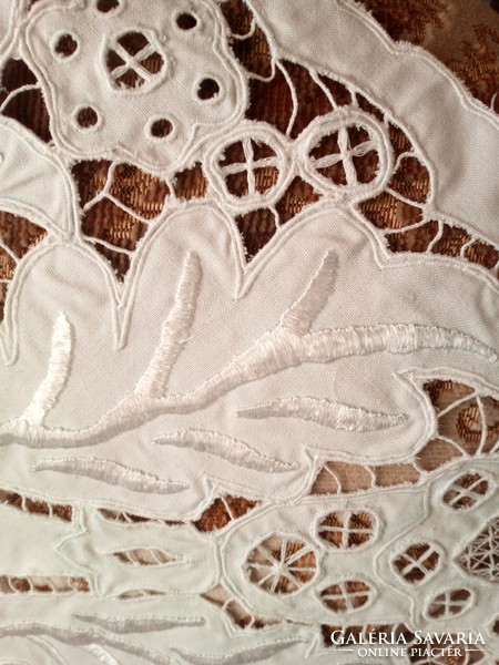 Riselt embroidered tablecloths + riselt wedding apron