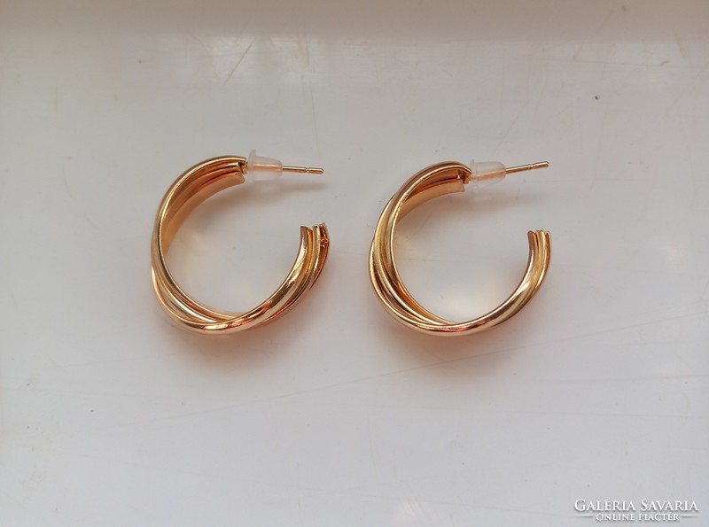 Gold-plated twisted hoop earrings
