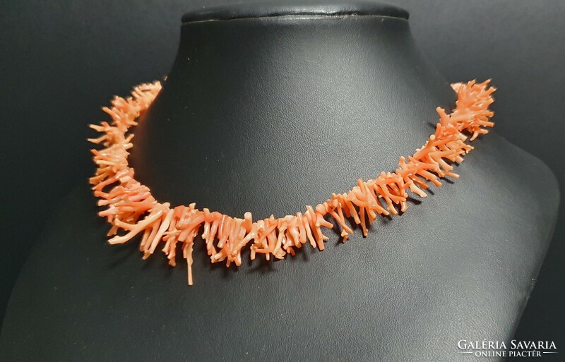 Angle skin noble coral necklace. With certification.