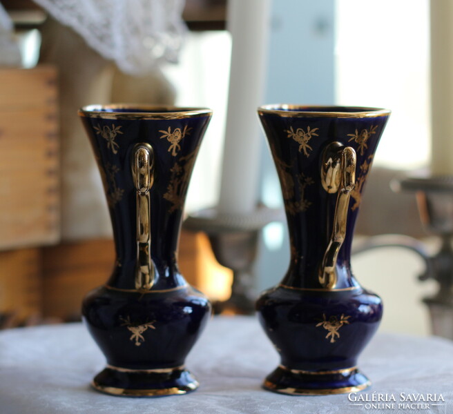 Limoges-i Lourdes porcelán váza, kobaltkék alap, dús, vastag aranyozás, vitrin állapot
