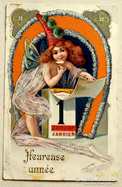 Antik dombornyomott Újévi litho üdvözlő képeslap - pezsgőző bohócsipkás tündérke naptárral 1904ből