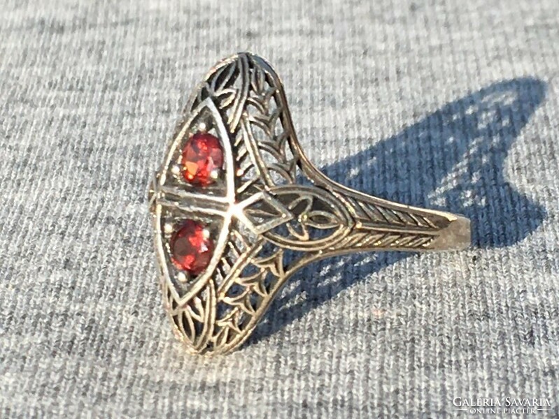Women's silver ring with garnet stones