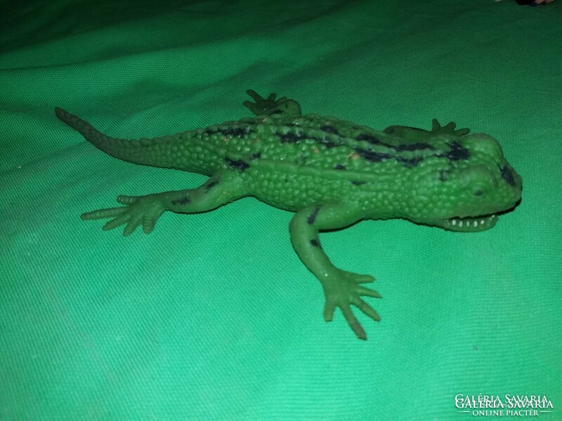 Retro look, feel, size, color lifelike beanbag rubber lizard 20cm as shown in pictures
