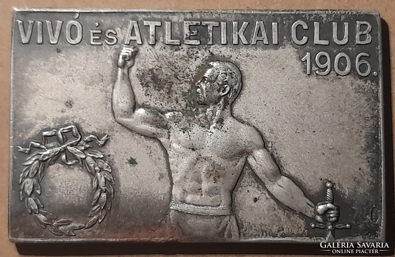 VAC Vívó Atlétikai Club 1906 plakett  . 51x35m  40,4g . Ag Ezüst .Olvass !