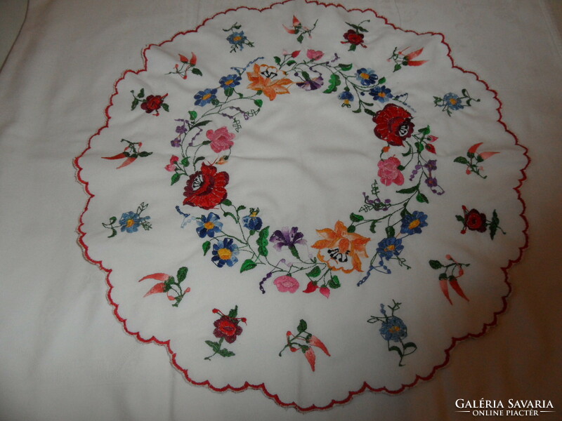 Hand embroidered tablecloth from Kalocsa (diameter 54 cm)
