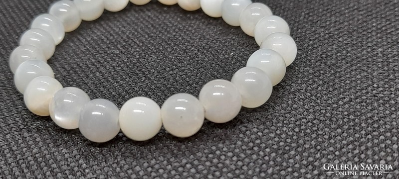 Women's moonstone bracelet made of 7 mm beads
