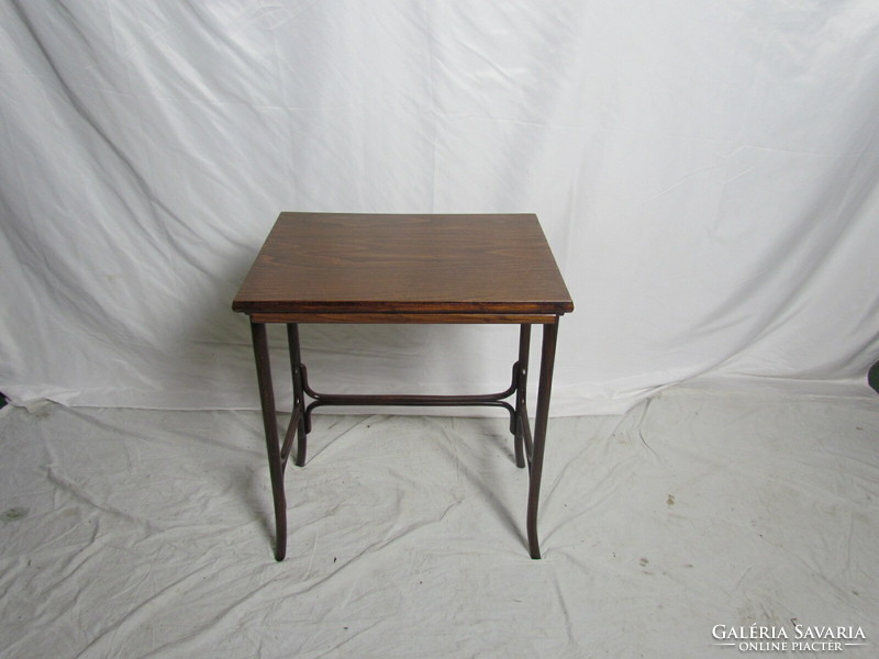 Thonet laptop asztal székkel  (restaurált)