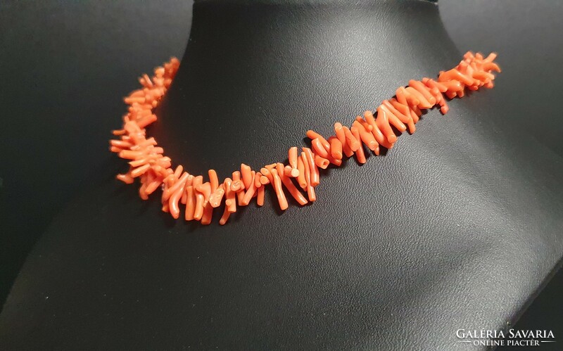Sicilian noble coral necklace. With certification.