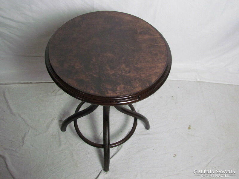 Antique thonet round table (restored)