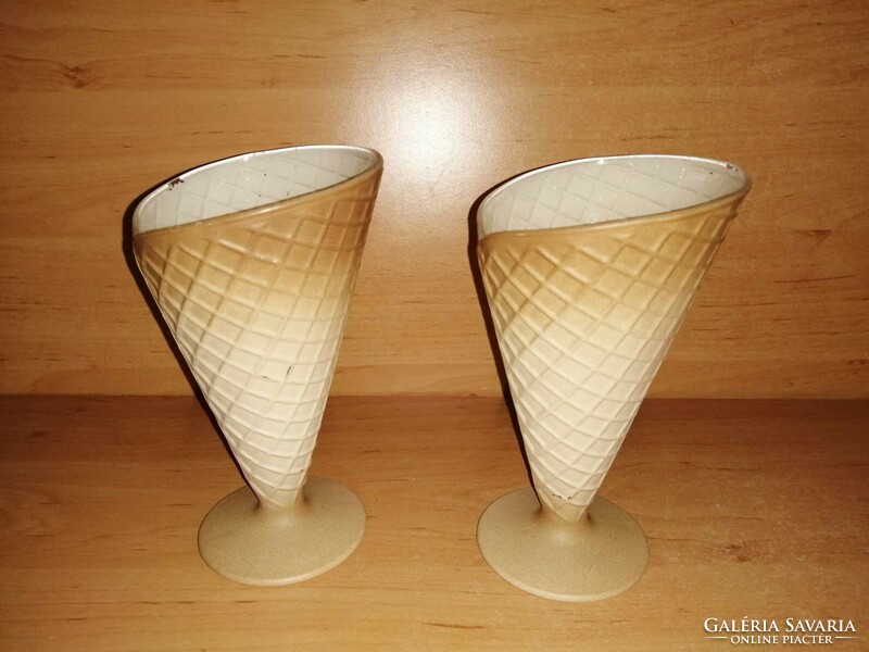 Funnel-shaped glass ice cream and dessert glasses in a pair (12/k)