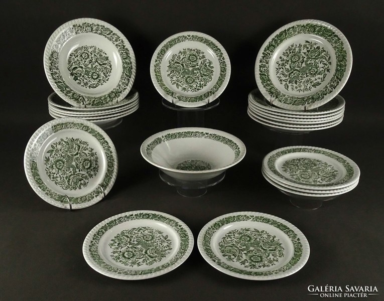 1L950 Régi zöld virágos fajansz tányérkészlet 21 darab