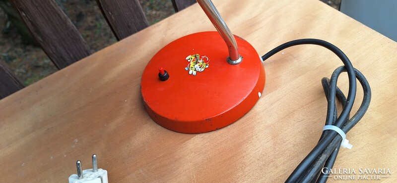 Retro red table lamp