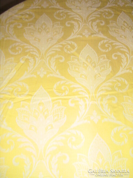 Gyönyörű sárga vintage barokk mintás hatalmas damaszt terítő