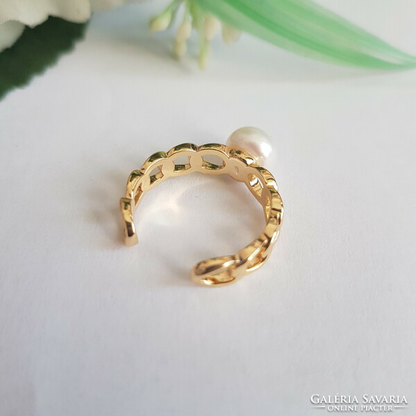 New, sizeless ring with white pearls, decorative chain link