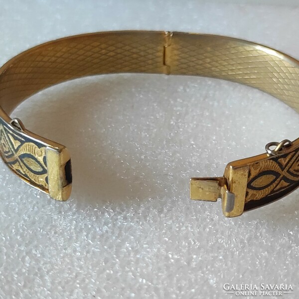 Spanish bracelet without chain at a good price