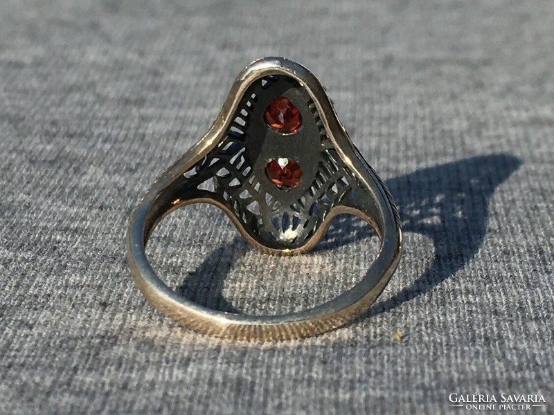 Women's silver ring with garnet stones