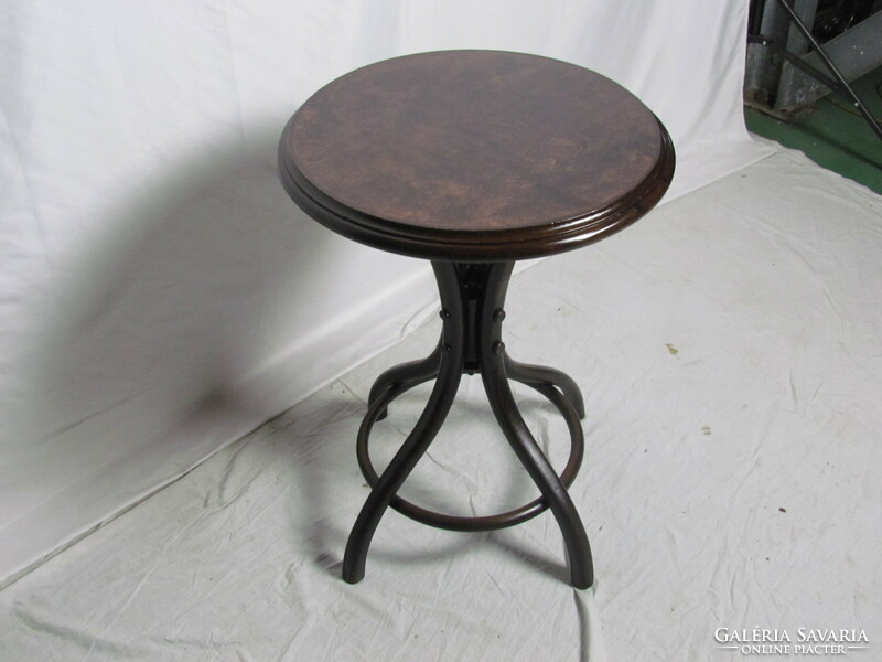 Antique thonet round table (restored)