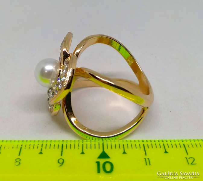Scarf and shawl ring clear crystal flower 33