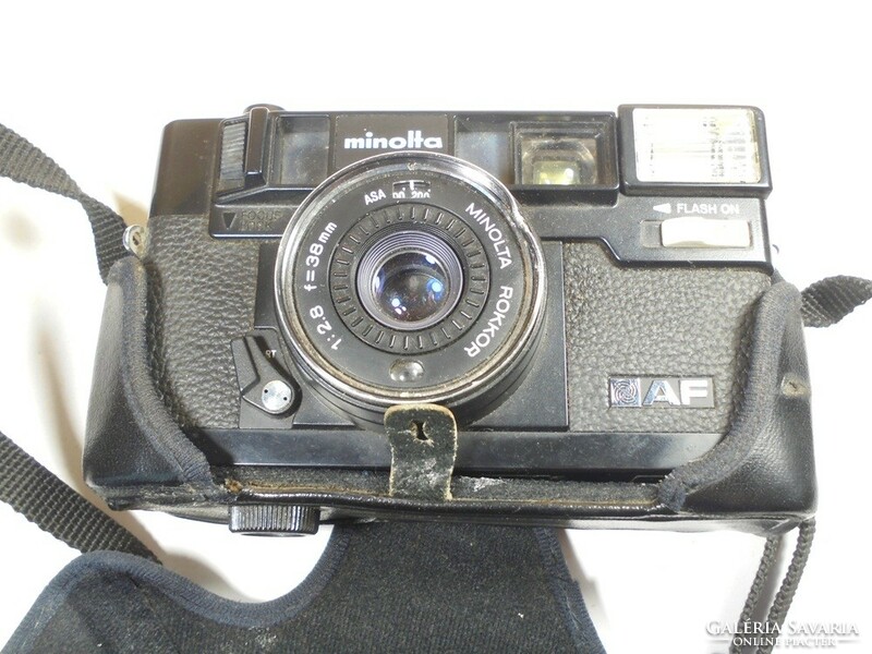 Retro old camera in camera case - graded hi-matic ae