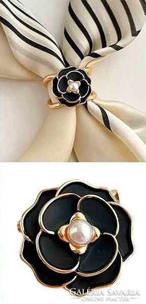 Scarf and shawl ring black flower 30