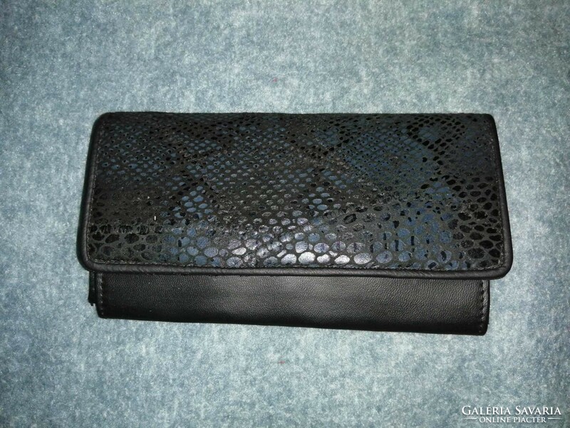 Fekete pénztárca 10,5*19 cm (A4)