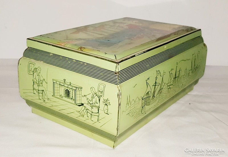 Old ship metal box storage box