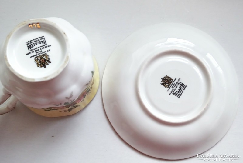 Paragon angol porcelán hosszúkávés csésze kis sérülés