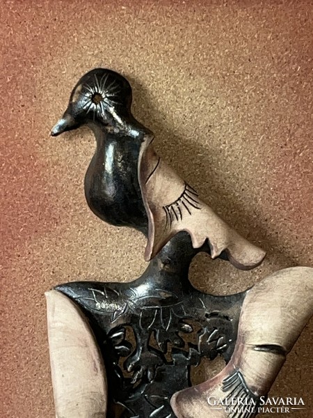 Katalin Tóvölgyi: whose bird is small sculpture (k0015)